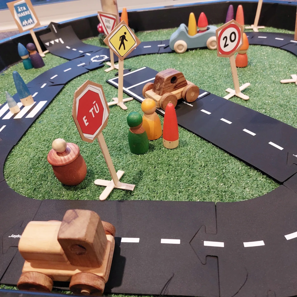 Road Safety Signs - Te Reo Māori and English - DIY - Download