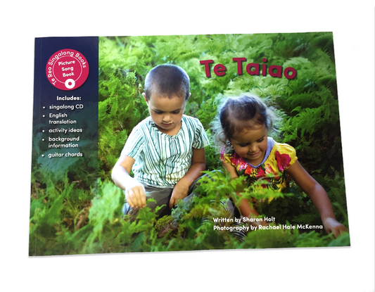 Te Taiao - Sing-a-long book